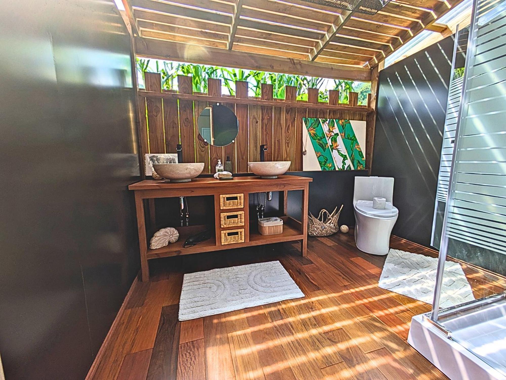 Toanoano Natura Om Teahupoo Surf Lodge מראה חיצוני תמונה